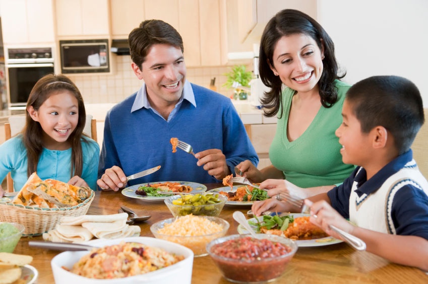 Top 10 Reasons to Eat Family Dinner Together